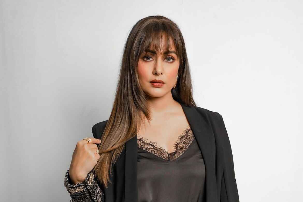 Hina Khan's Brave Battle: Actress Seeks Support for Mucositis Amid Cancer Treatment